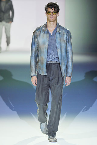 Giorgio Armani / - 2011